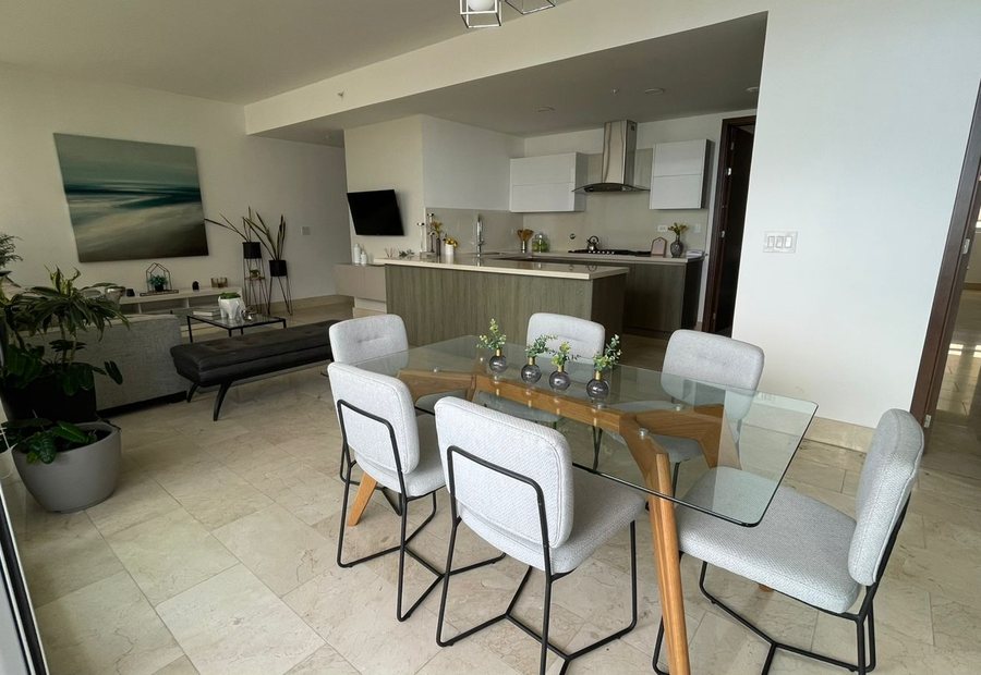 Apartamento en Coco del Mar - comedor y cocina