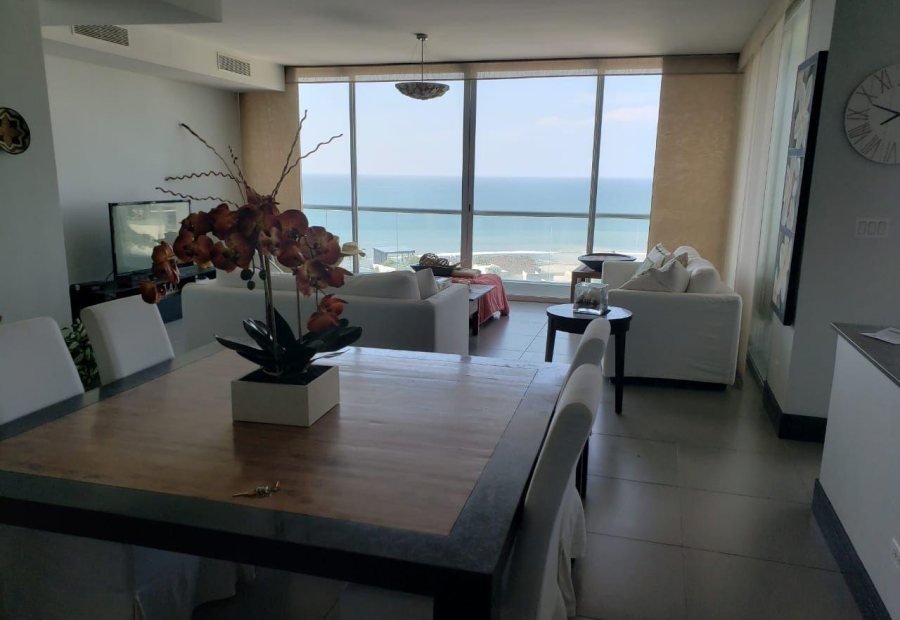 SE VENDE APARTAMENTO DE PLAYA AMOBLADO